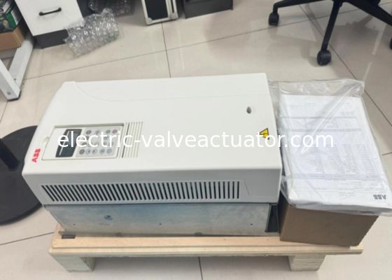 Un buon prezzo. ACS800-01-0135-3+P901 3Phases 110 kW 160A ABB ACS800 general purpose series in linea