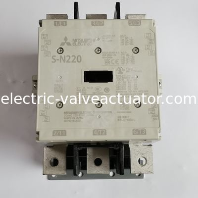 Un buon prezzo. Contattore Mitsubishi S-N220 AC100V 2A2B-2 con 2 contatti normalmente aperti e 2 normalmente chiusi in linea